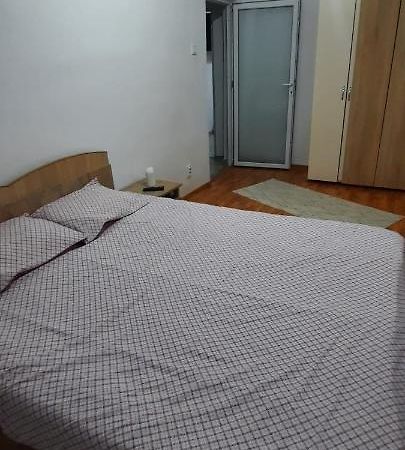 Apartament La Denis Bîrlad Zewnętrze zdjęcie