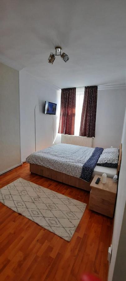 Apartament La Denis Bîrlad Zewnętrze zdjęcie