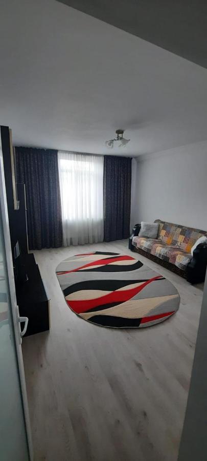 Apartament La Denis Bîrlad Zewnętrze zdjęcie