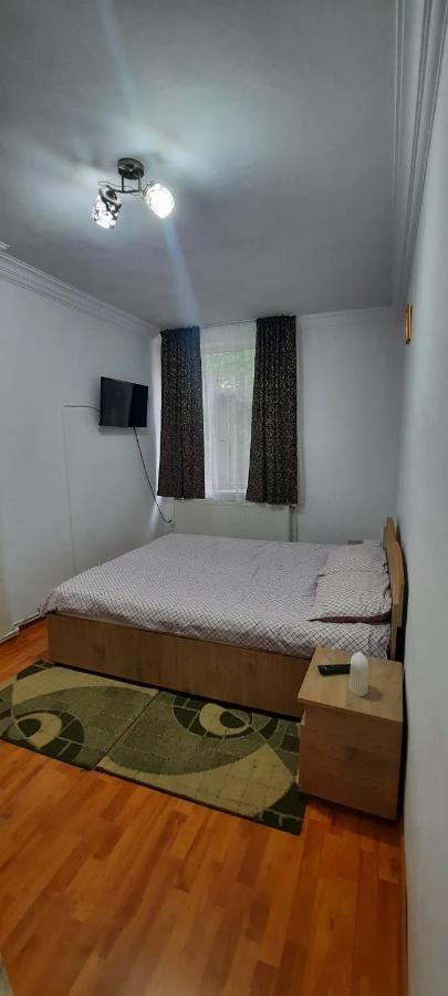 Apartament La Denis Bîrlad Zewnętrze zdjęcie